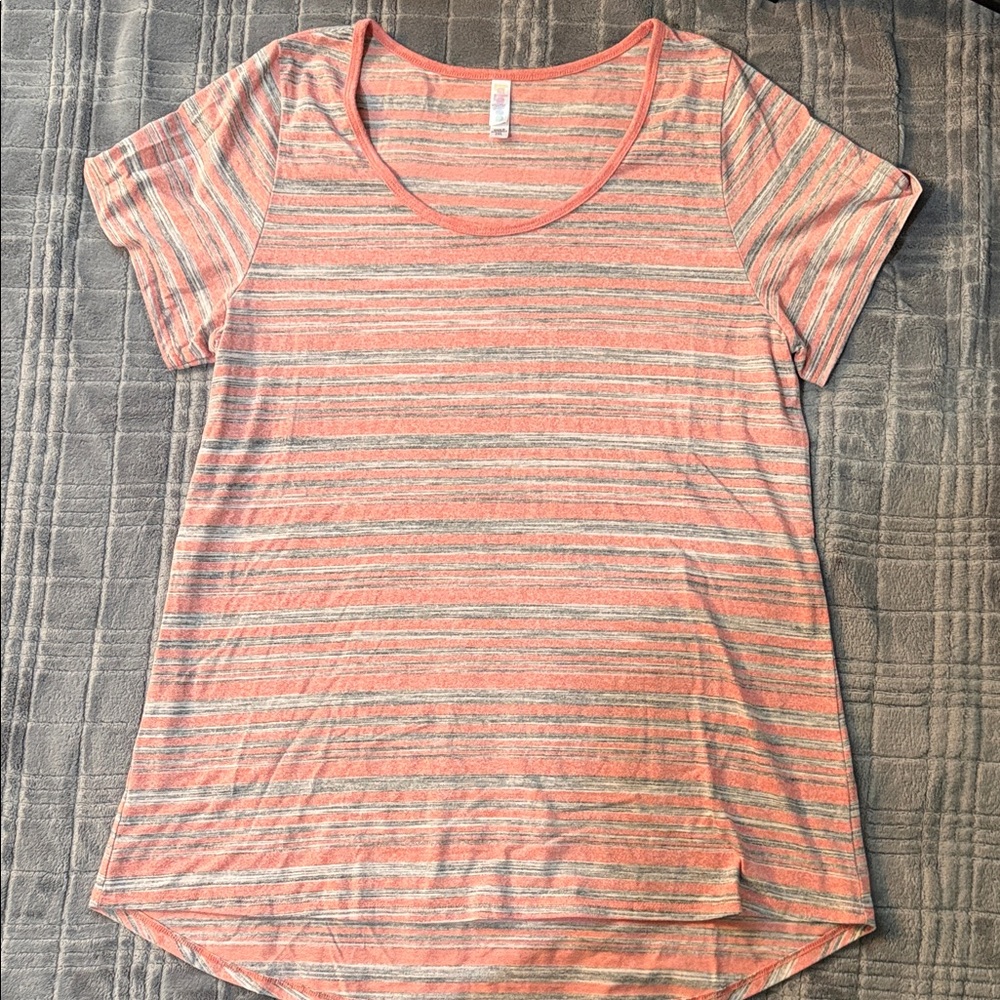 LuLaRoe Classic tee